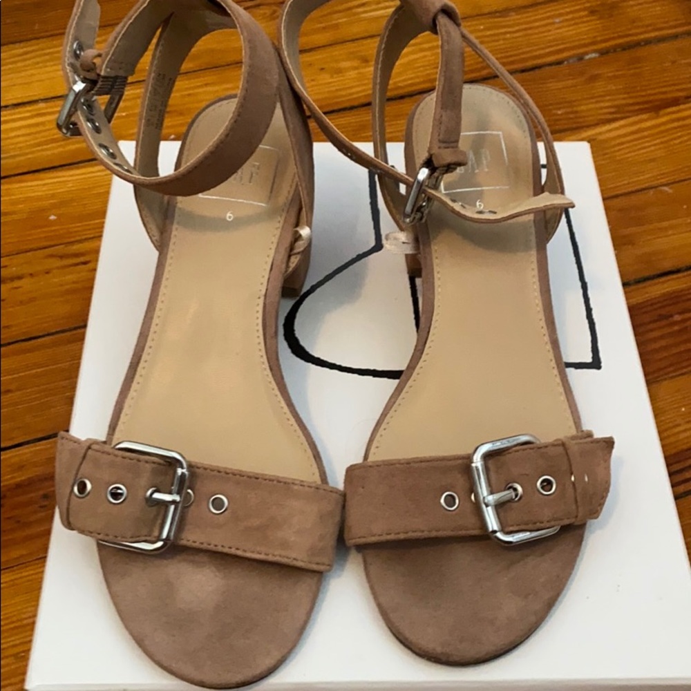 Gap Nude Kitten Heels